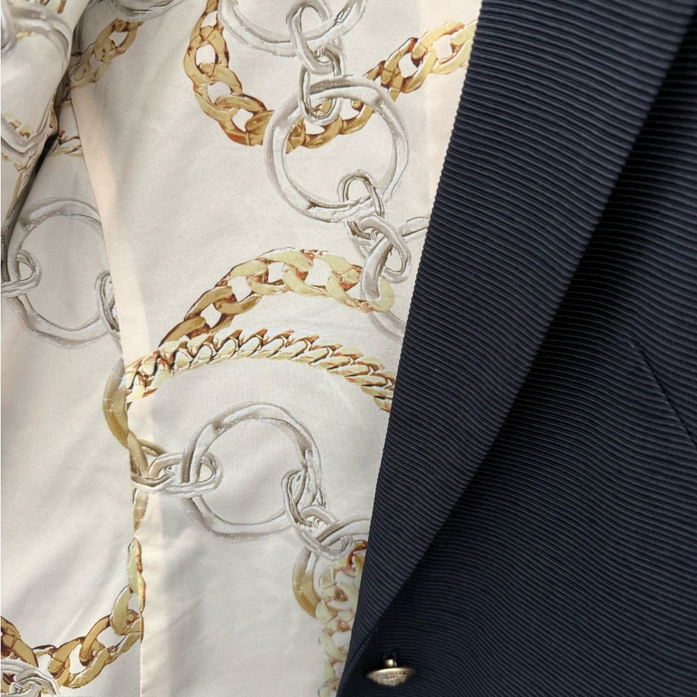 L'AGENCE Jennah Navy Blazer with Gold Button - size 4 - Picture 3 of 7